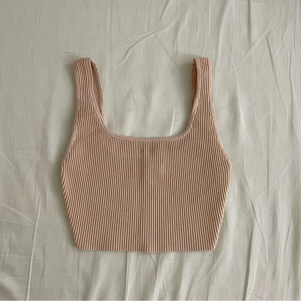 aritzia babaton sculpt knit tank top cropped - Picture 2 of 3